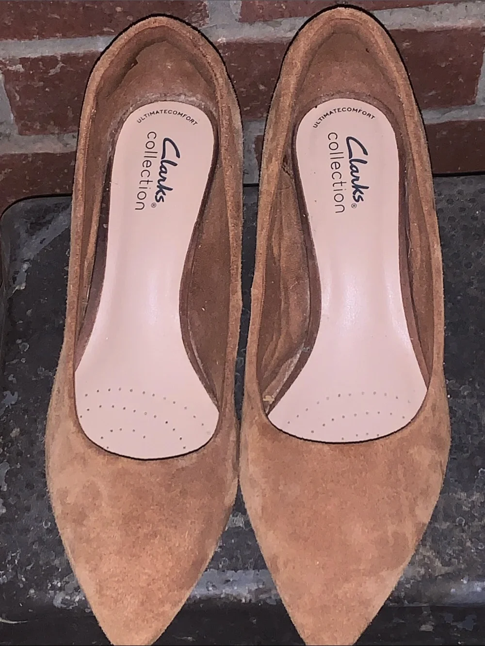Clarks Suede Pointed Toe Pumps in Tan